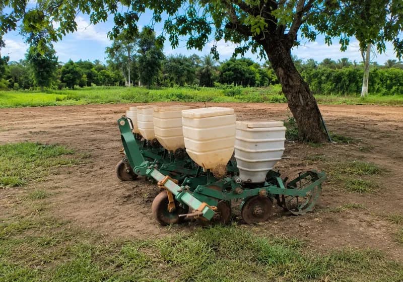 Plantadeira Tatu 4 linhas - Imagem 1