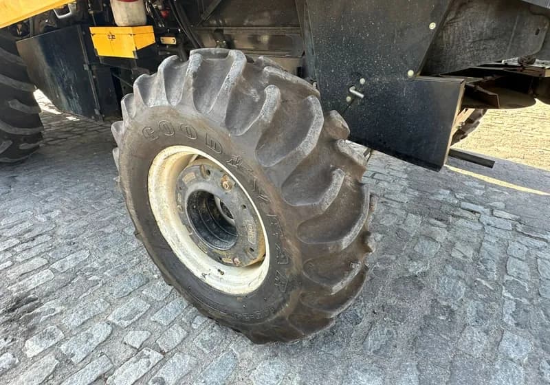 Colheitadeira New Holland TX 5.90 - Miniatura 4