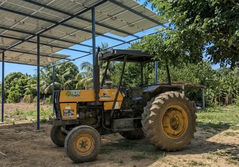 Trator Valtra 785 - Miniatura 2