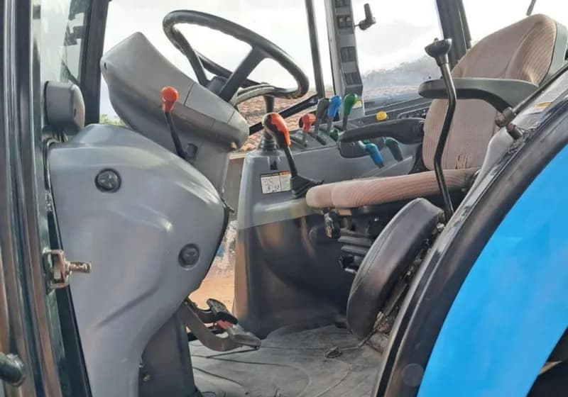 Trator LS Plus 90 Cabinado 4x4 (Ano 2014) – 4.500 Horas – Icó/CE - Miniatura 6