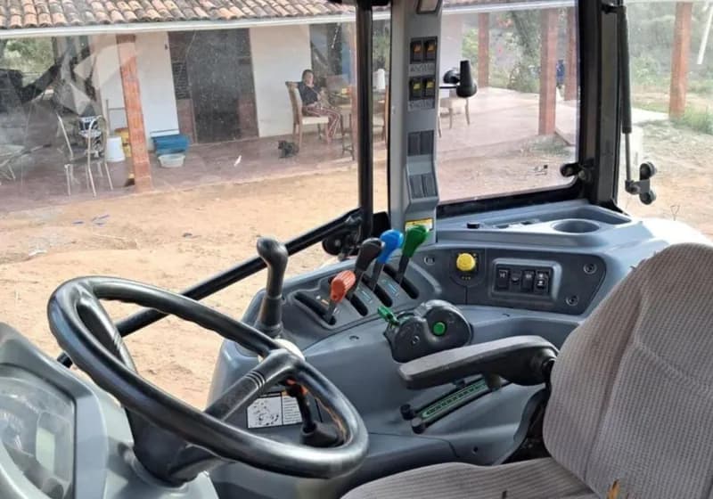 Trator LS Plus 90 Cabinado 4x4 (Ano 2014) – 4.500 Horas – Icó/CE - Miniatura 7