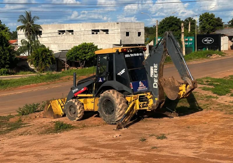 Retroescavadeira Jonh Deere 310K - Miniatura 3