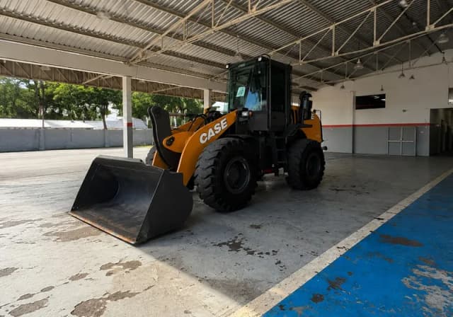 Pá Carregadeira Case 621E