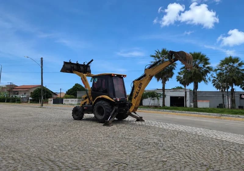 Retroescavadeira Muller Advance MR406 - Miniatura 3