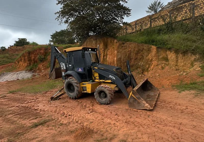Retroescavadeira Jonh Deere 310K