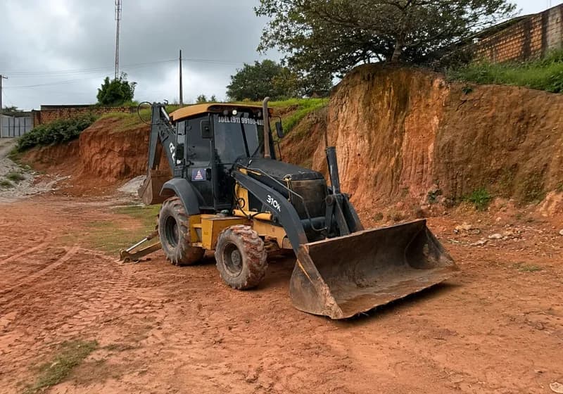 Retroescavadeira Jonh Deere 310K - Miniatura 2