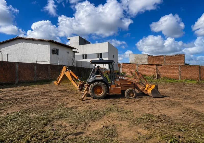 Retroescavadeira Case 580M
