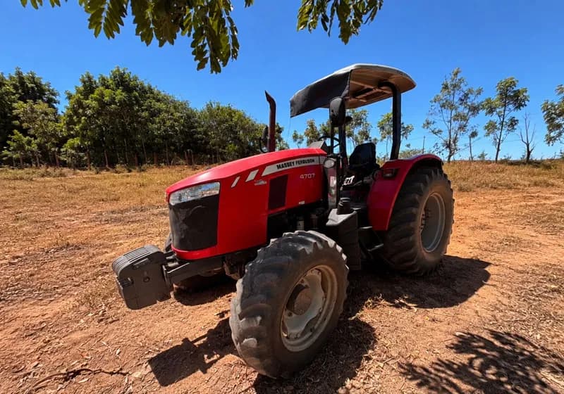 Trator Massey Ferguson 4707