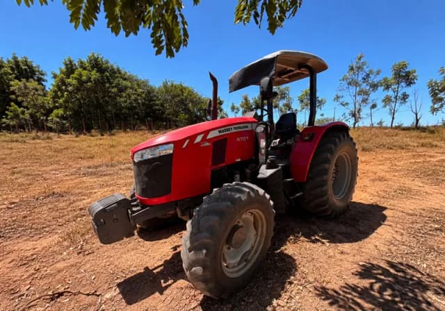 Trator Massey Ferguson 4707