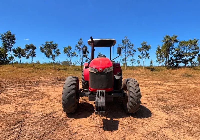 Trator Massey Ferguson 4707 - Miniatura 3