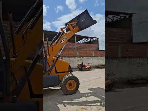 Retroescavadeira JCB 3C - Vídeo