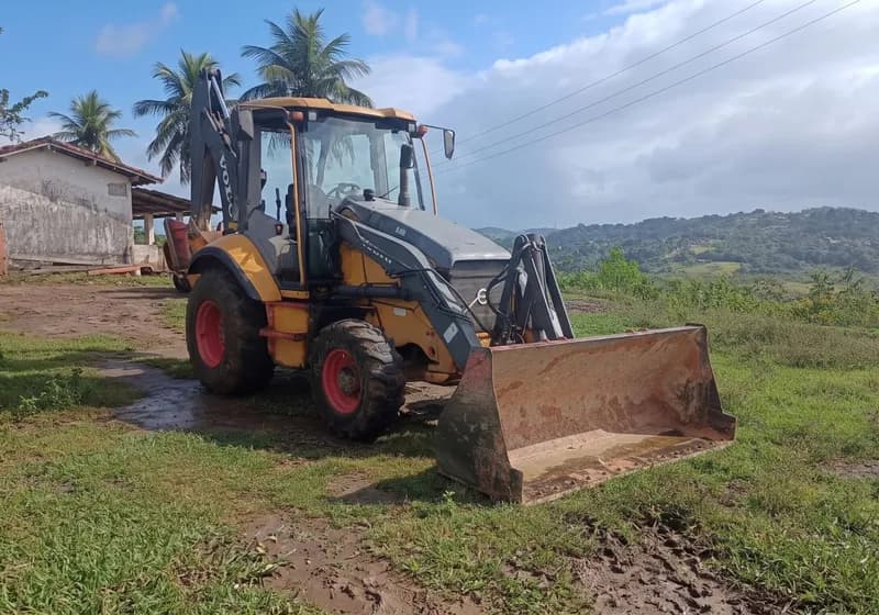 Retroescavadeira Volvo BL60 2013 - Imagem 1