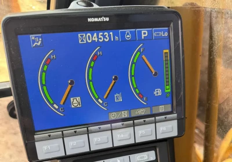 Escavadeira Komatsu PC 160 - Miniatura 5