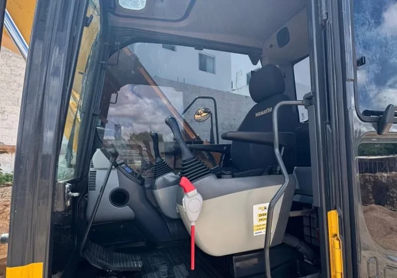 Escavadeira Komatsu PC 160 - Miniatura 6