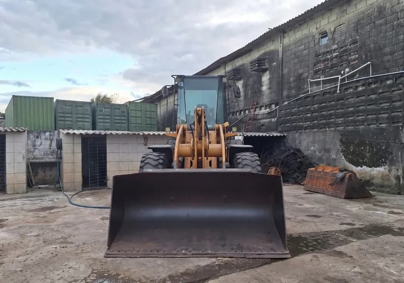 Pá Carregadeira Case 621D